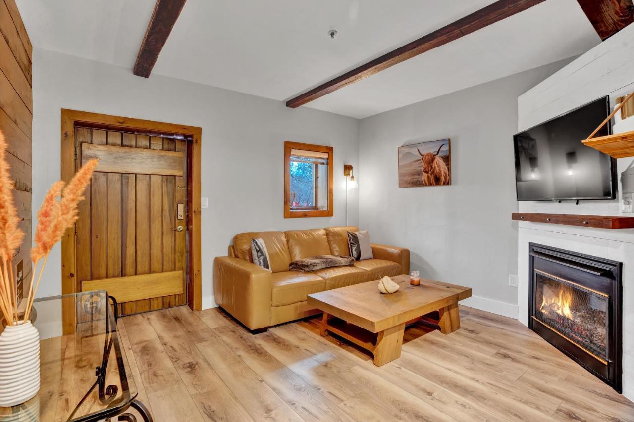 Chimney Hill Estate Inn แลมเบิร์ตวิลล์ ภายนอก รูปภาพ