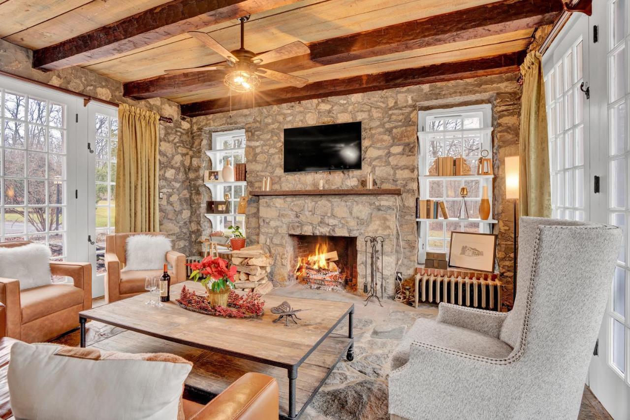 Chimney Hill Estate Inn แลมเบิร์ตวิลล์ ภายนอก รูปภาพ