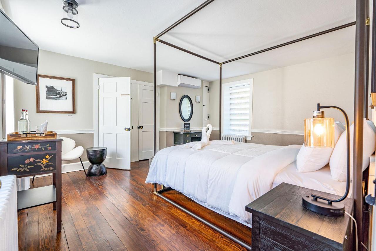 Chimney Hill Estate Inn แลมเบิร์ตวิลล์ ภายนอก รูปภาพ
