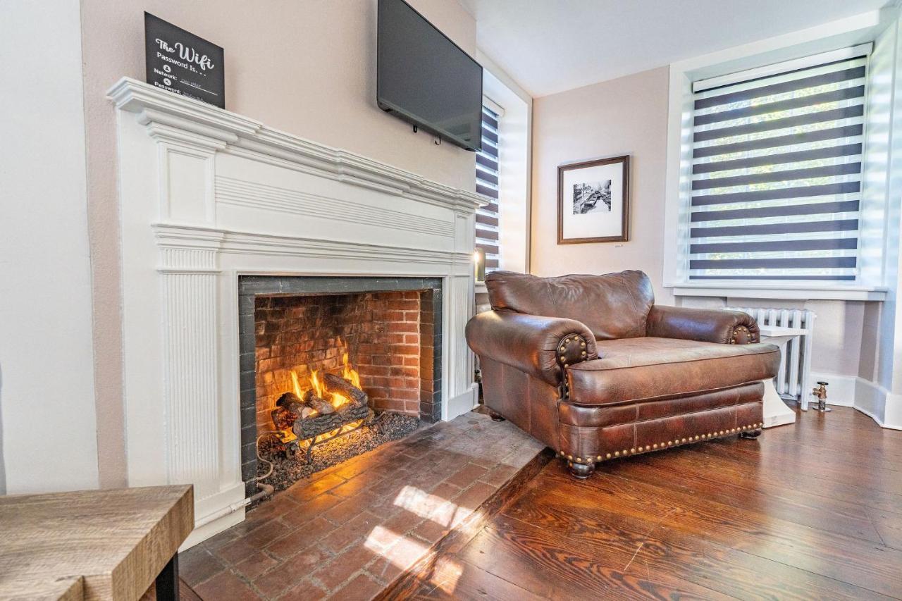 Chimney Hill Estate Inn แลมเบิร์ตวิลล์ ภายนอก รูปภาพ