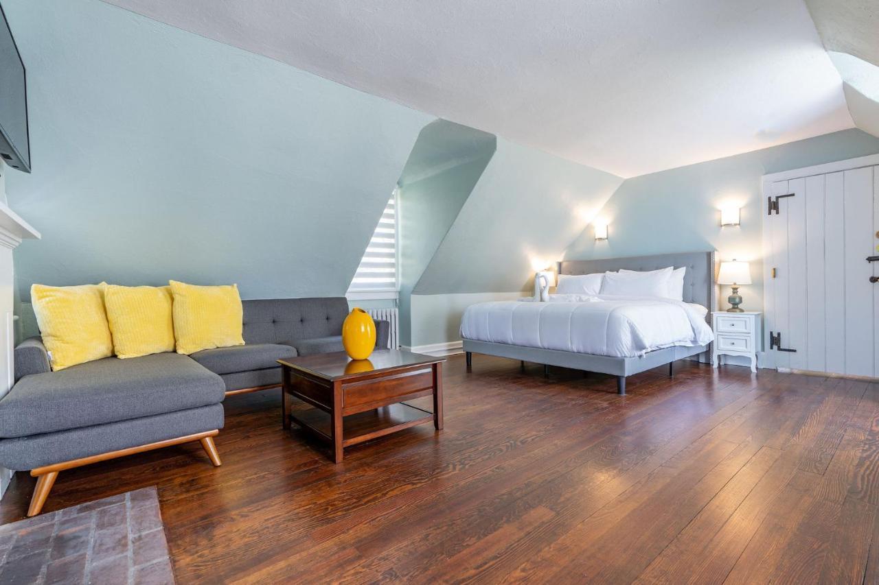 Chimney Hill Estate Inn แลมเบิร์ตวิลล์ ภายนอก รูปภาพ